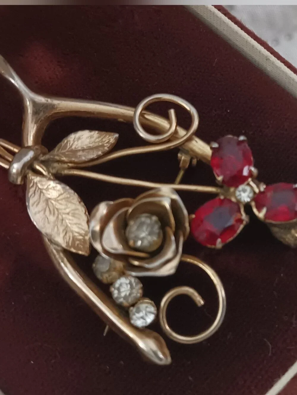 Coro Pegasus Wishbone Gold-Tone Floral Brooch with Prong Set Ruby Red Jewels